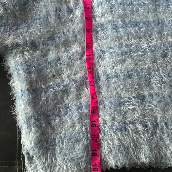 Candie's blue striped crop fuzzy sweater, size large - Picture 9 of 9